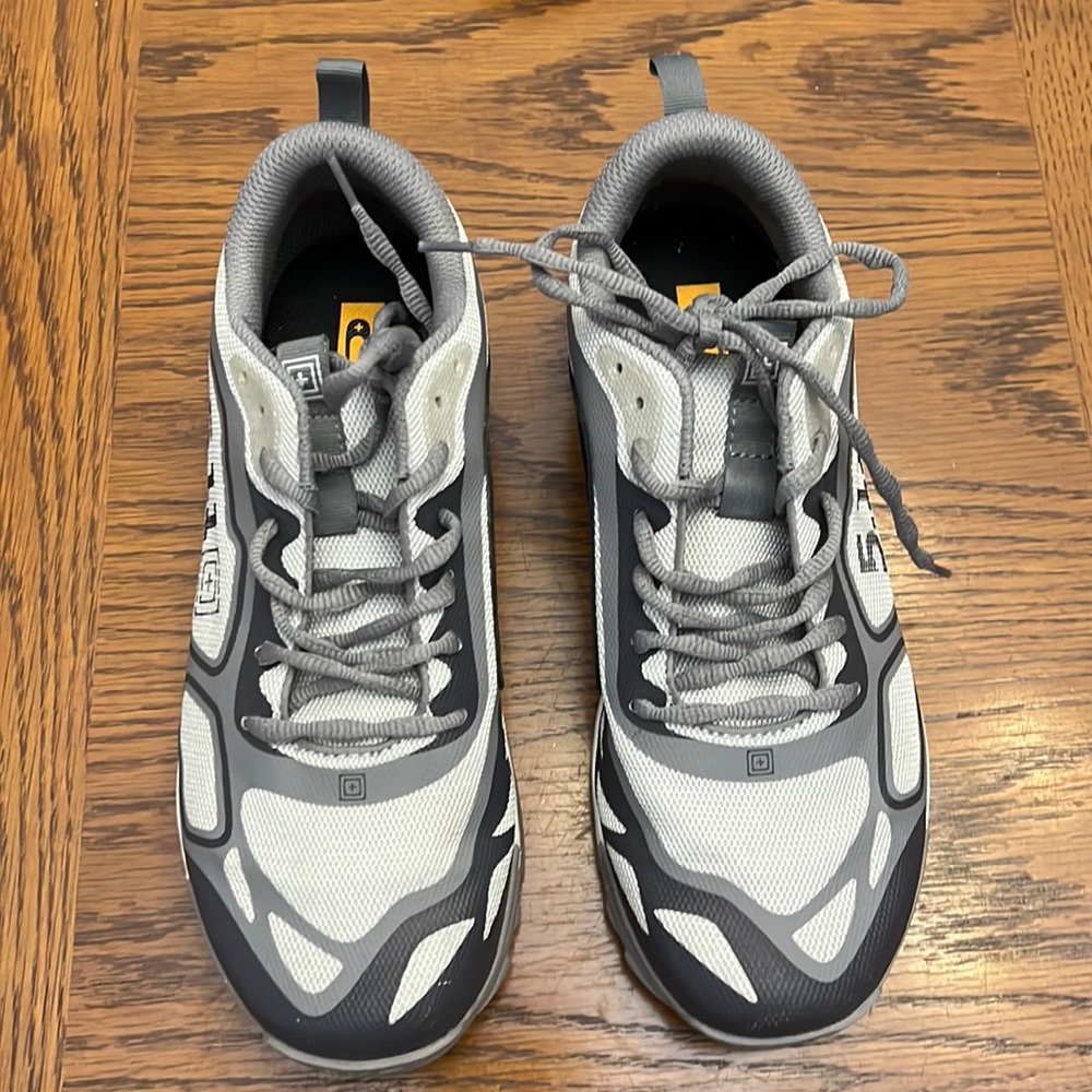 Womens trail shoes